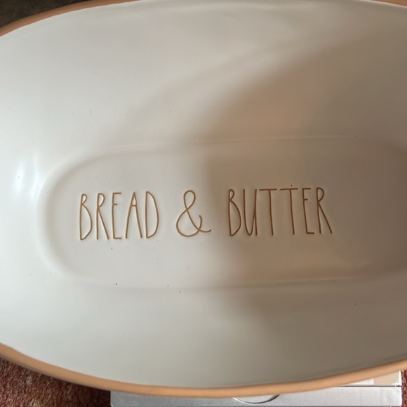 RAE DUNN BREAD 🍞 AND BUTTER DIVIDED SERVING DISH WHITE & tan NWT - Picture 3 of 8
